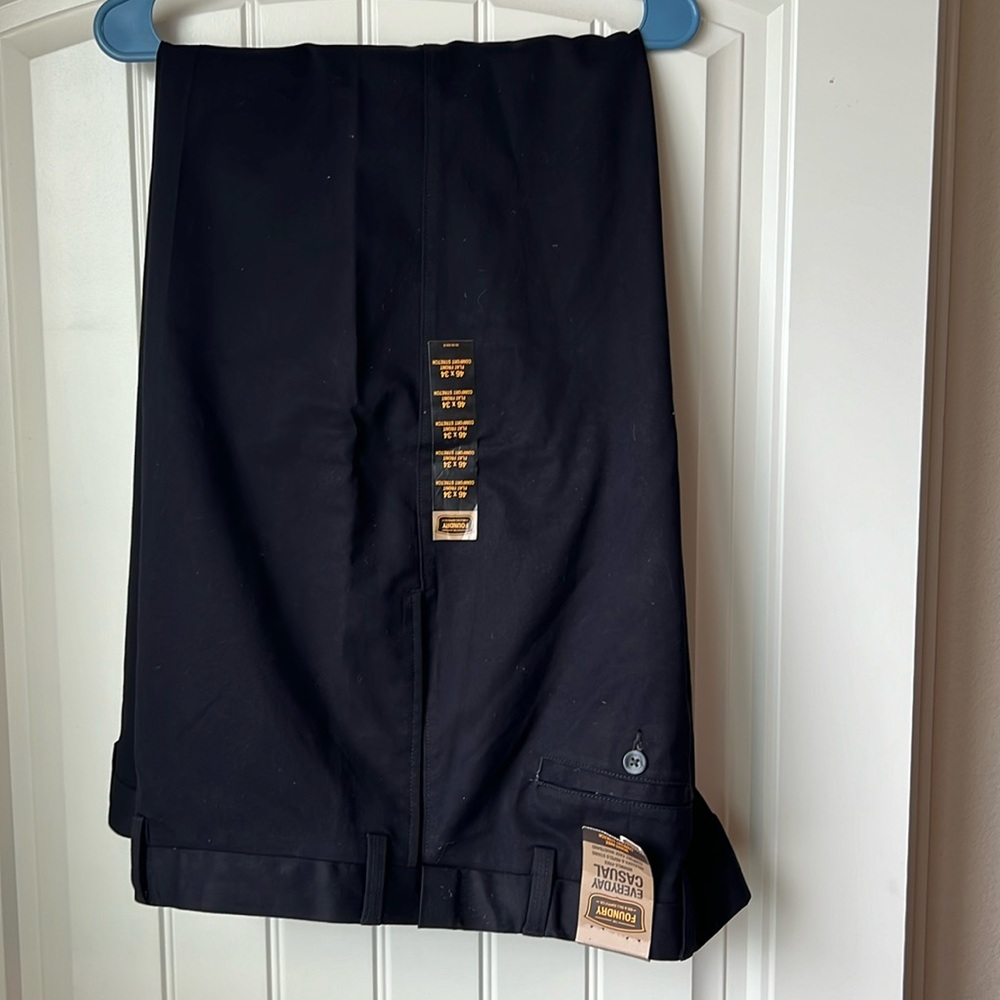 Black men’s Foundry khaki pants. 46x34